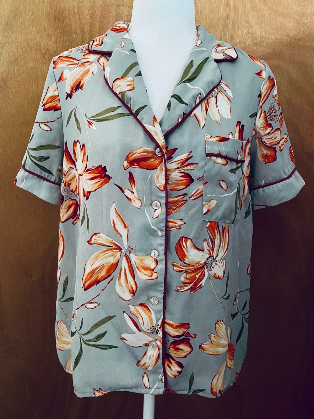 Urban Outfitters women’s shirt blouse. Multicolour. Size SP